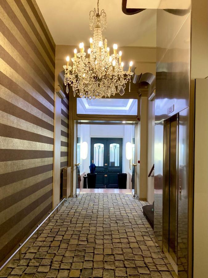 Grand De La Basilique Hotel 3*